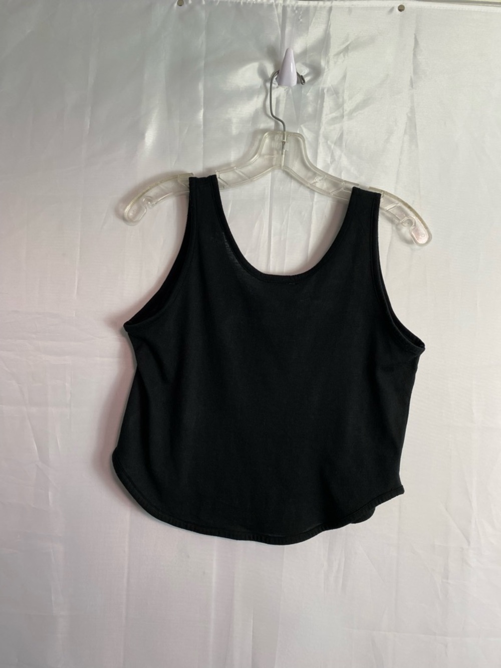Essential Black Button-Front Cropped Tank - Picture 3 of 4